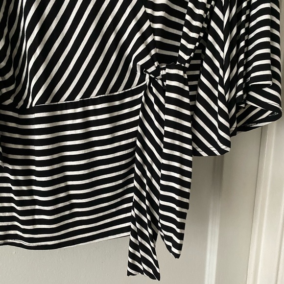 dstudio striped stretch tunic top with waist tie - Picture 7 of 8